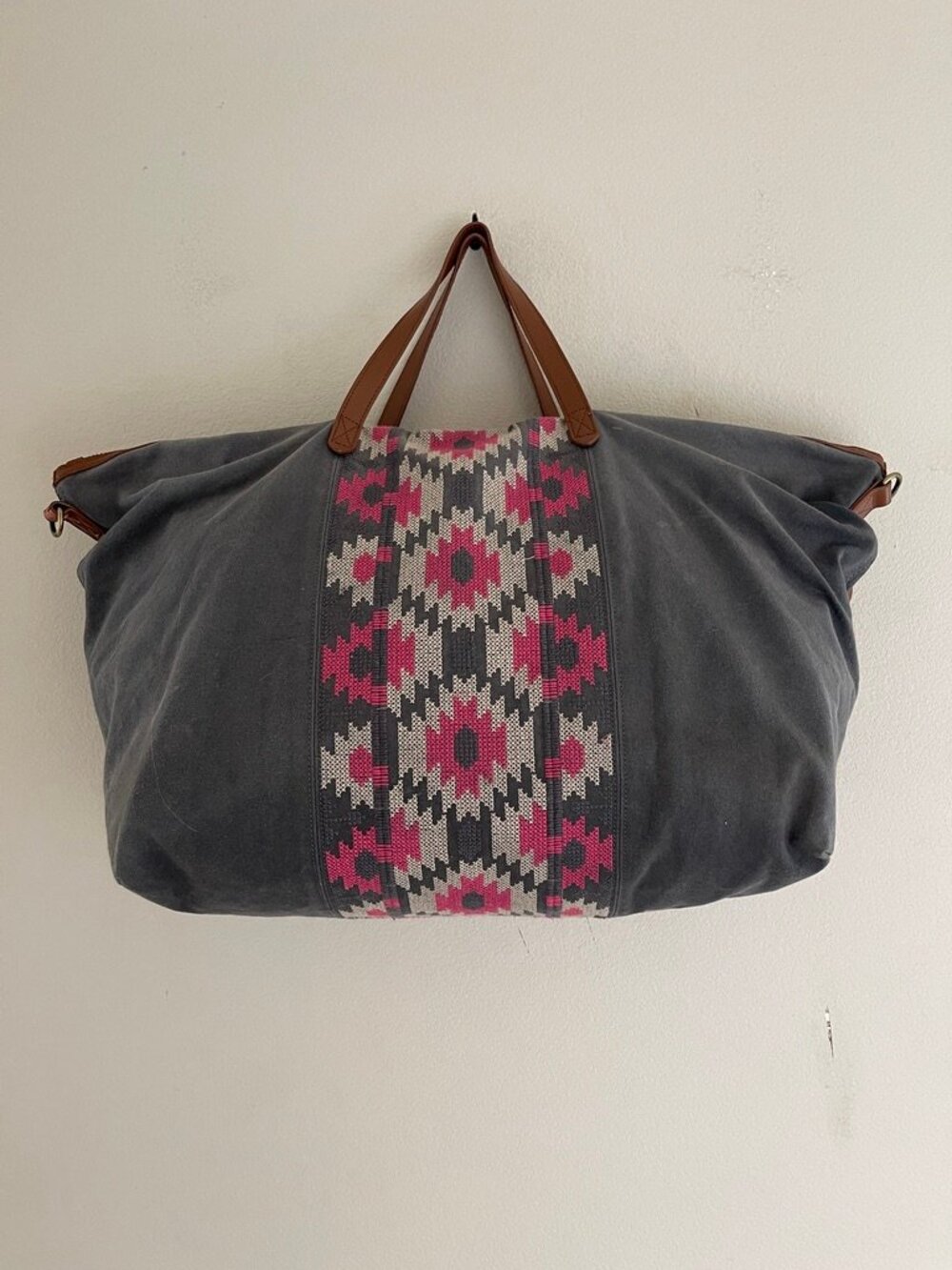Johnny Was Grey Canvas Geometric Embroidered Weekender Travel Tote Bag is NWOT!!